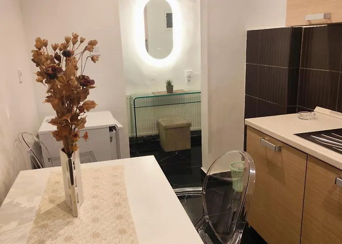 Althea & * Chaniotis